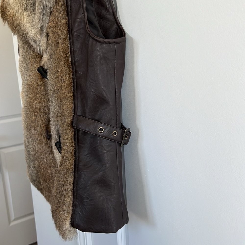 Fur Vest - Picture 2 of 4
